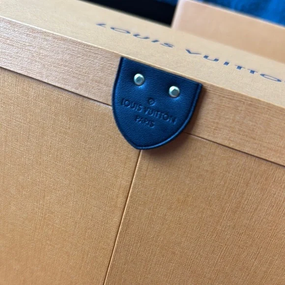 Unique LV Chest Magnetic Box with Blue Ribbon, Shopping Bag and Certific… - Picture 3 of 12